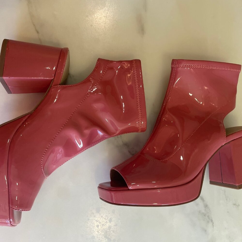 Katy Perry Surrprise Shootie in red dust, Size 6 - Picture 4 of 9